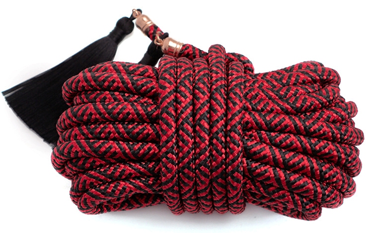 Бандажная веревка с кисточками