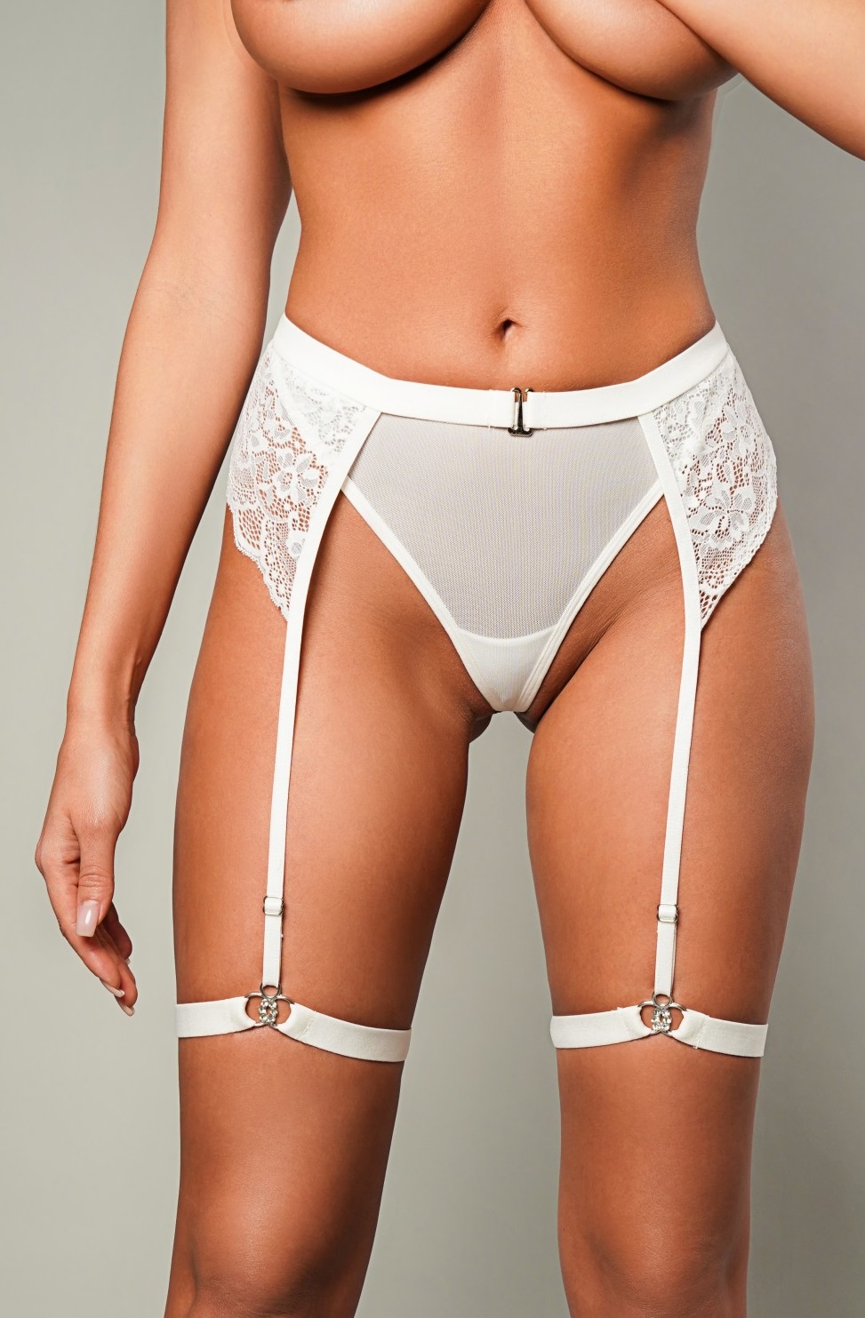 Трусики с поясом и гартерами L/XL Cream