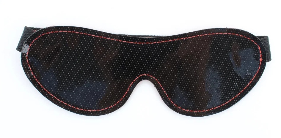 Маска из кожи черно-красная с узором 