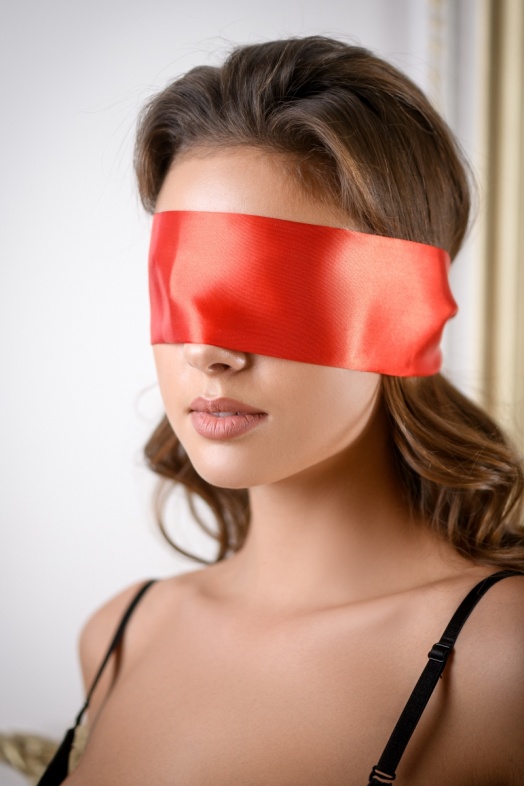 Лента на глаза атласная красная Romantic Arsenal