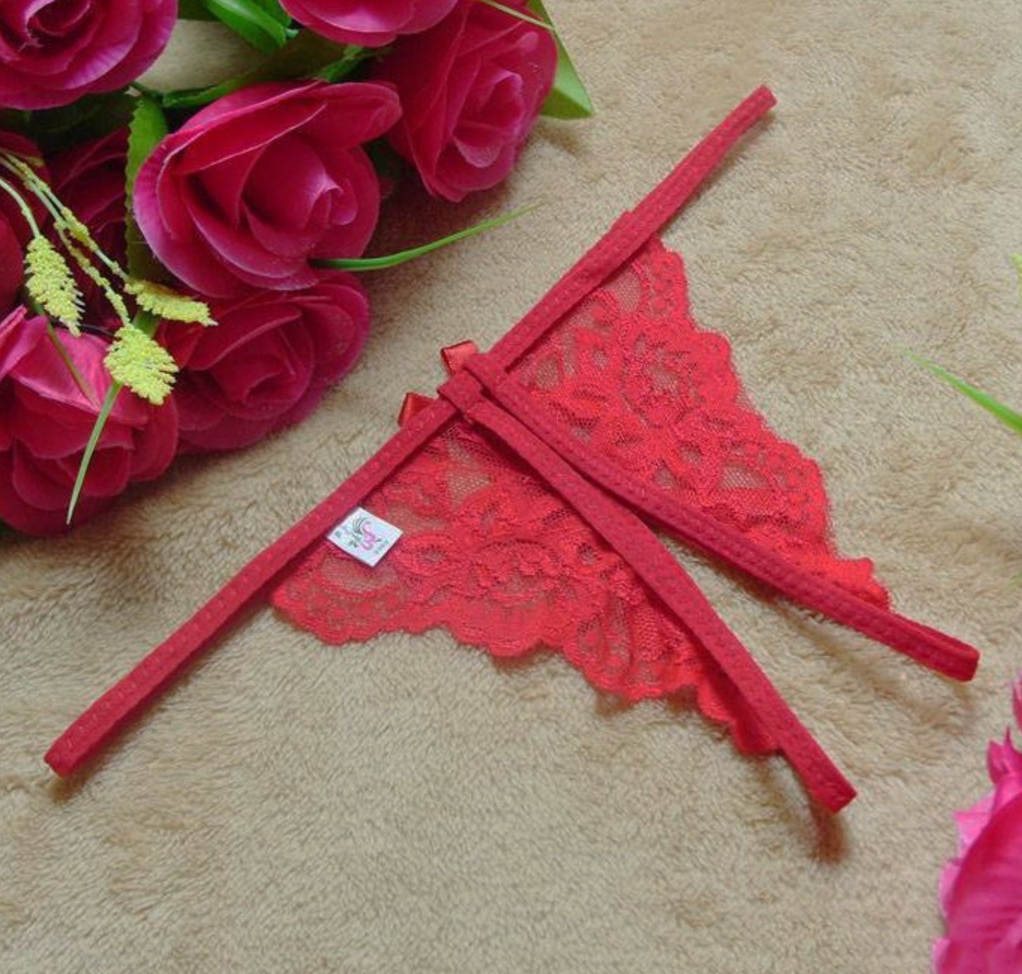 Стринги кружевные с доступом красные 44-46