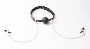 Кляп-шар с зажимами для сосков