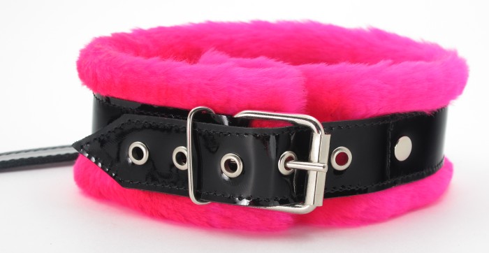 Ошейник с розовым мехом