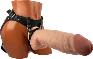 Страпон - супер гигант с мошонкой 