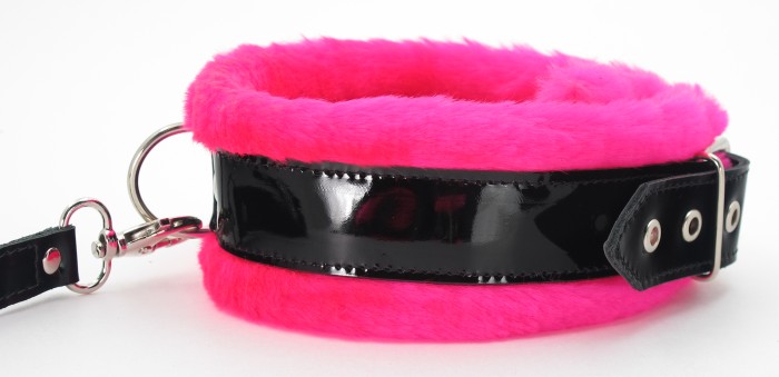 Ошейник с розовым мехом