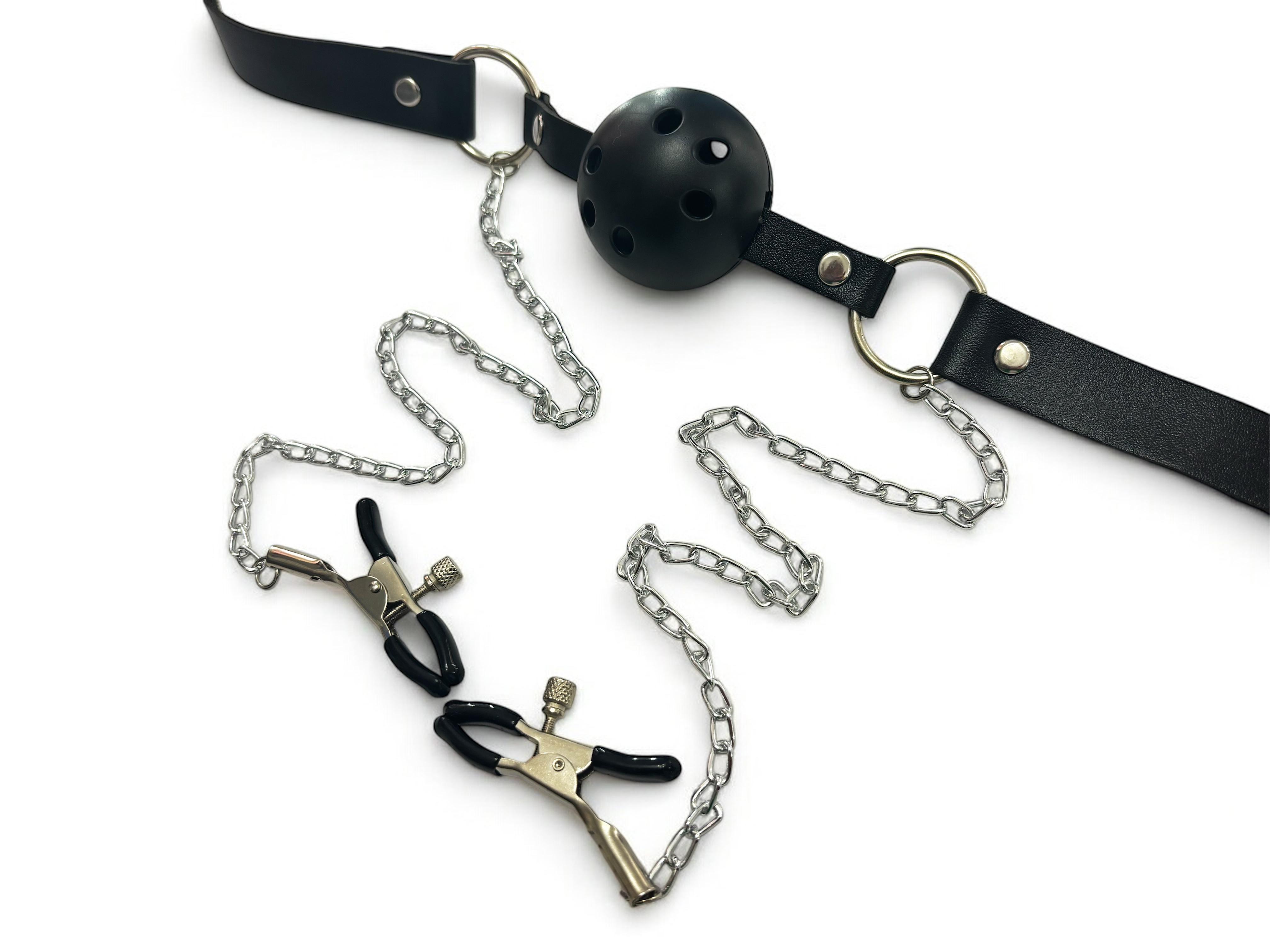 Кляп-шар с зажимами для сосков