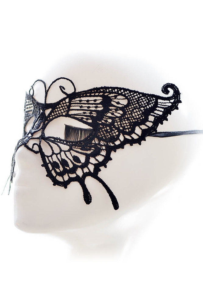 Маска кружевная изящная