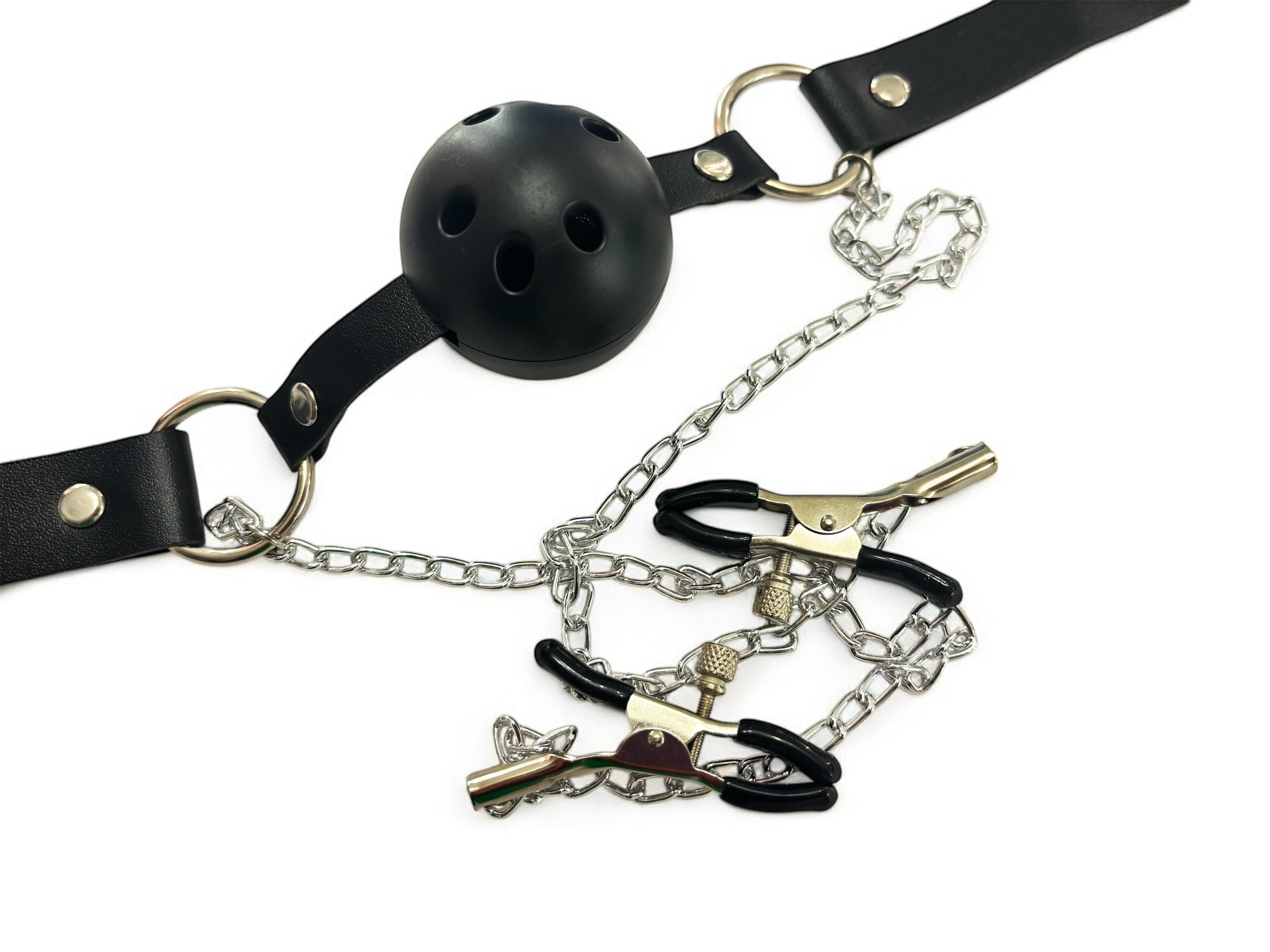 Кляп-шар с зажимами для сосков