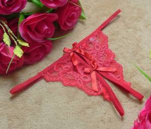 Стринги кружевные с доступом красные 44-46 