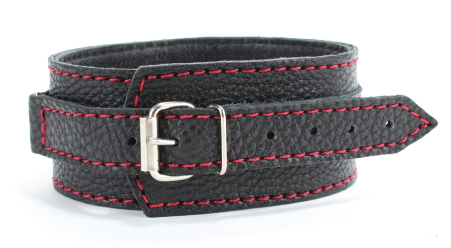 Ошейник из натуральной кожи с красной строчкой PS
