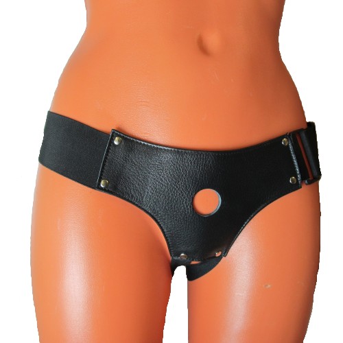 Трусики для страпона с маленьким отверстием кожа