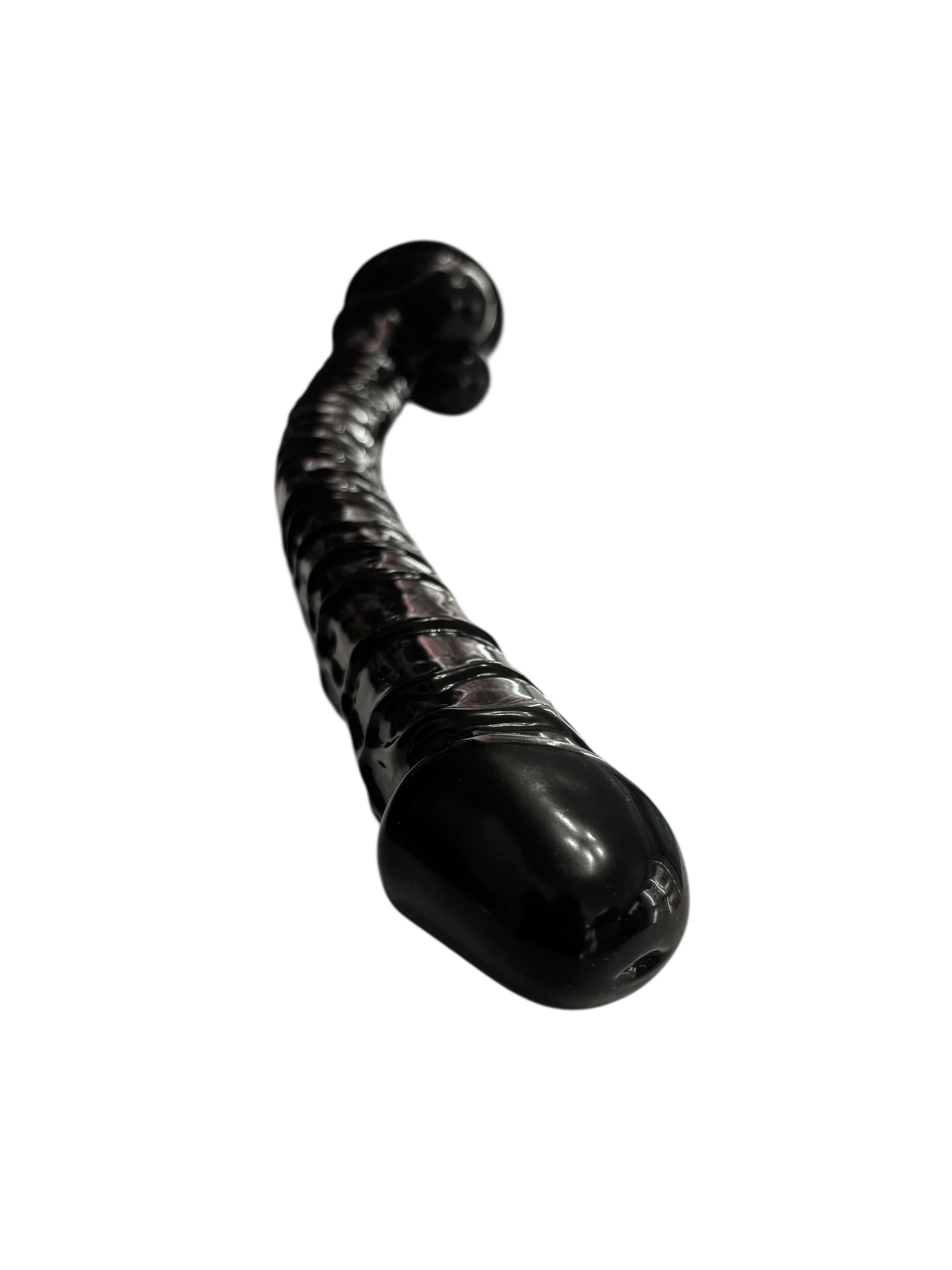 Черный длинный фаллос на присоске