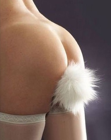 Серебристая пробка с розовым хвостиком