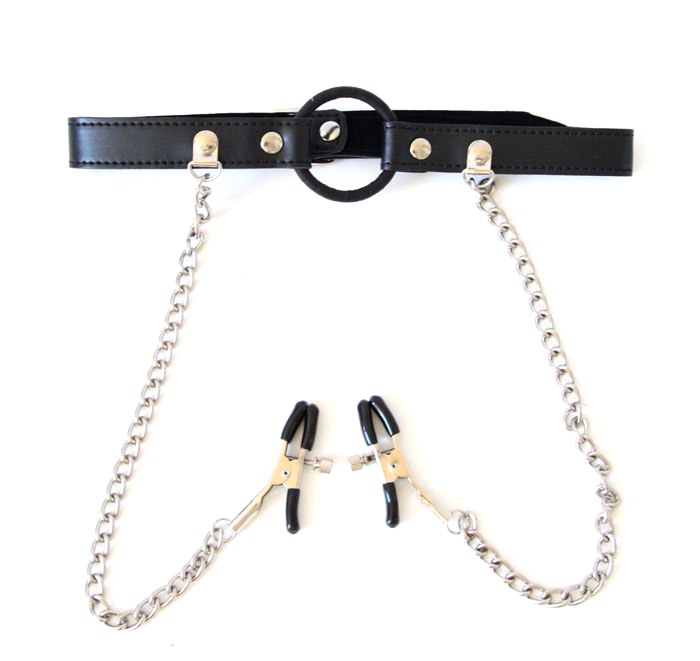 Кляп в виде кольца с зажимами для груди