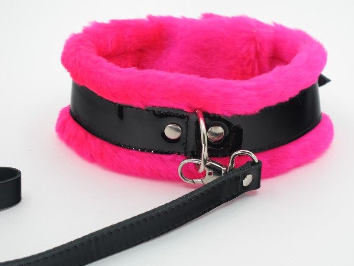 Ошейник с розовым мехом